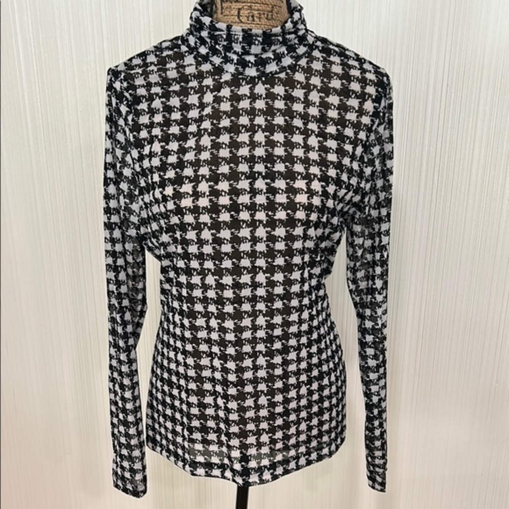 Chic Black and White Women's Houndstooth Blouse